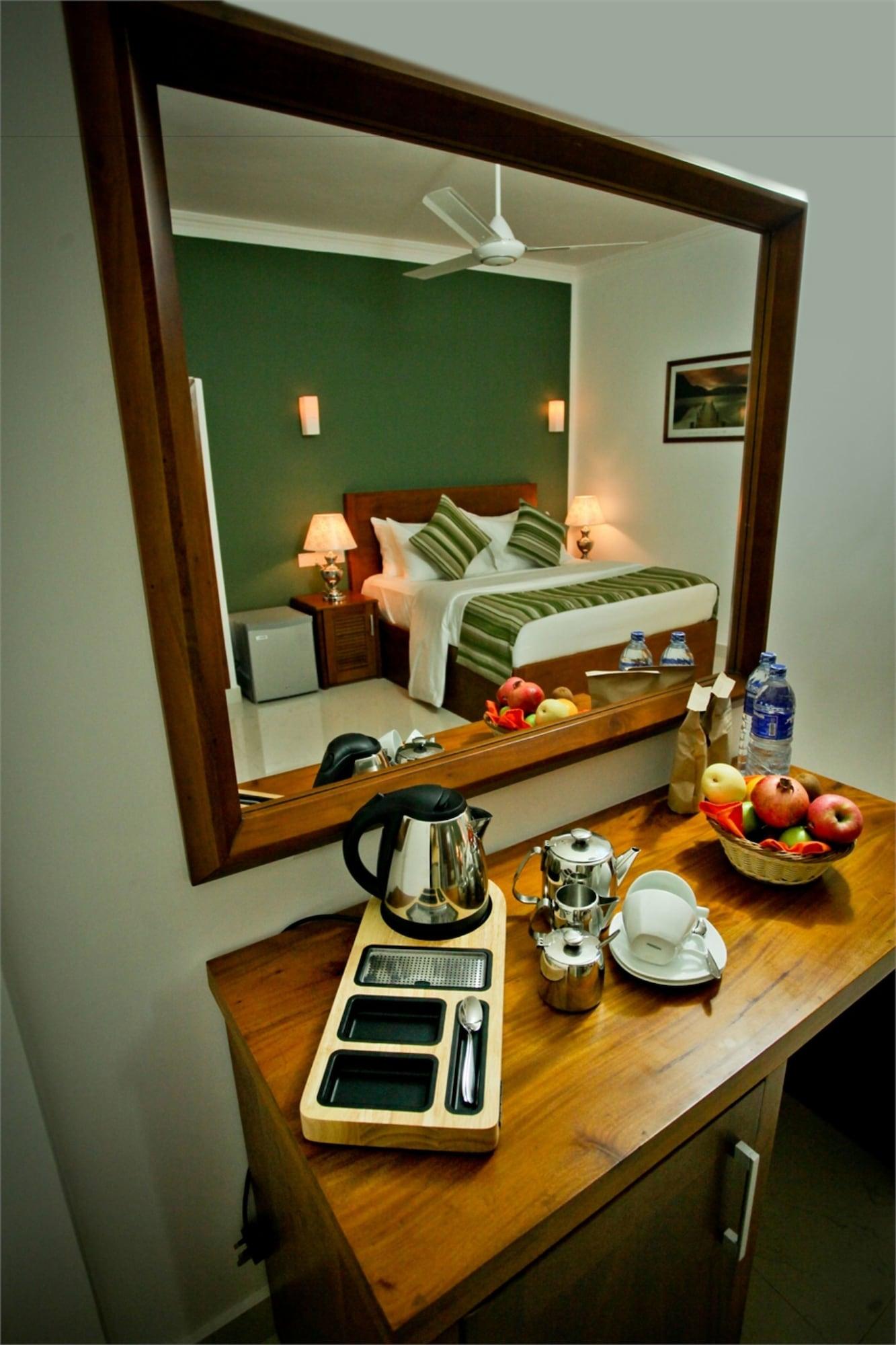 Hotel Travellers Nest Kandy Ngoại thất bức ảnh