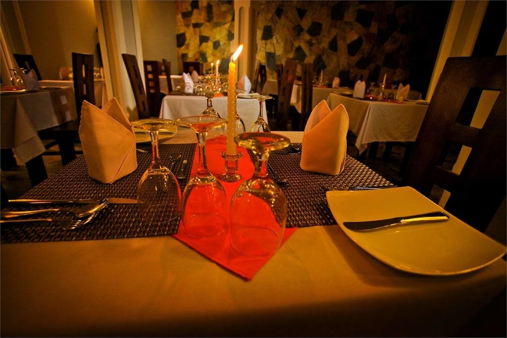 Hotel Travellers Nest Kandy Ngoại thất bức ảnh