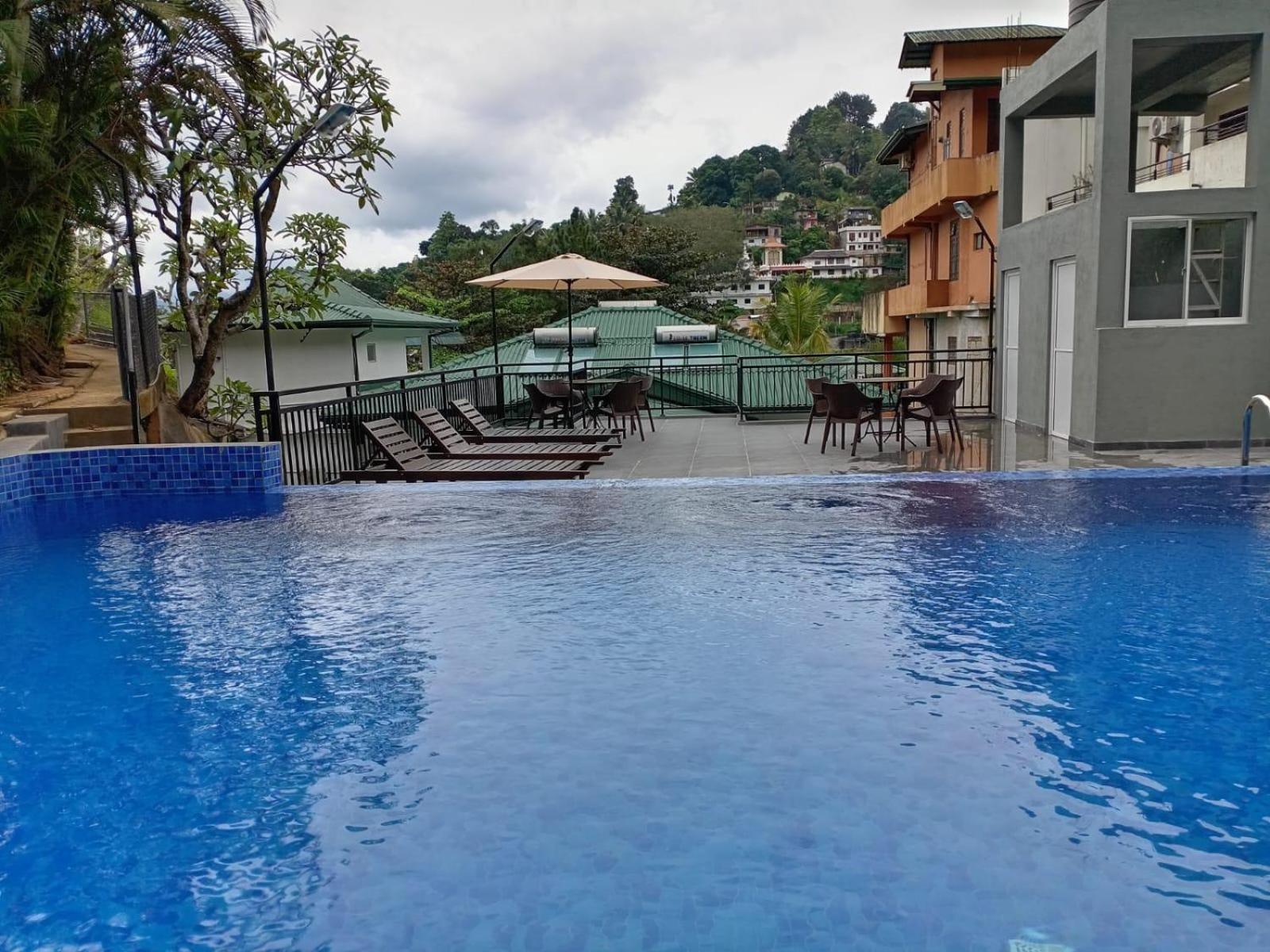 Hotel Travellers Nest Kandy Ngoại thất bức ảnh
