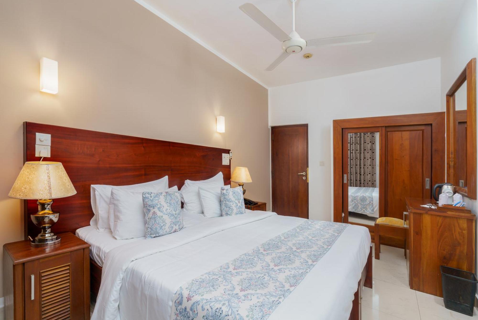 Hotel Travellers Nest Kandy Ngoại thất bức ảnh