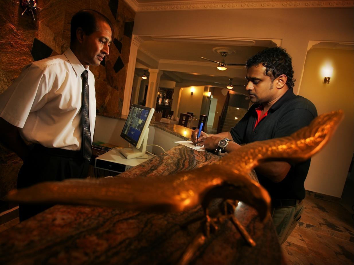 Hotel Travellers Nest Kandy Ngoại thất bức ảnh
