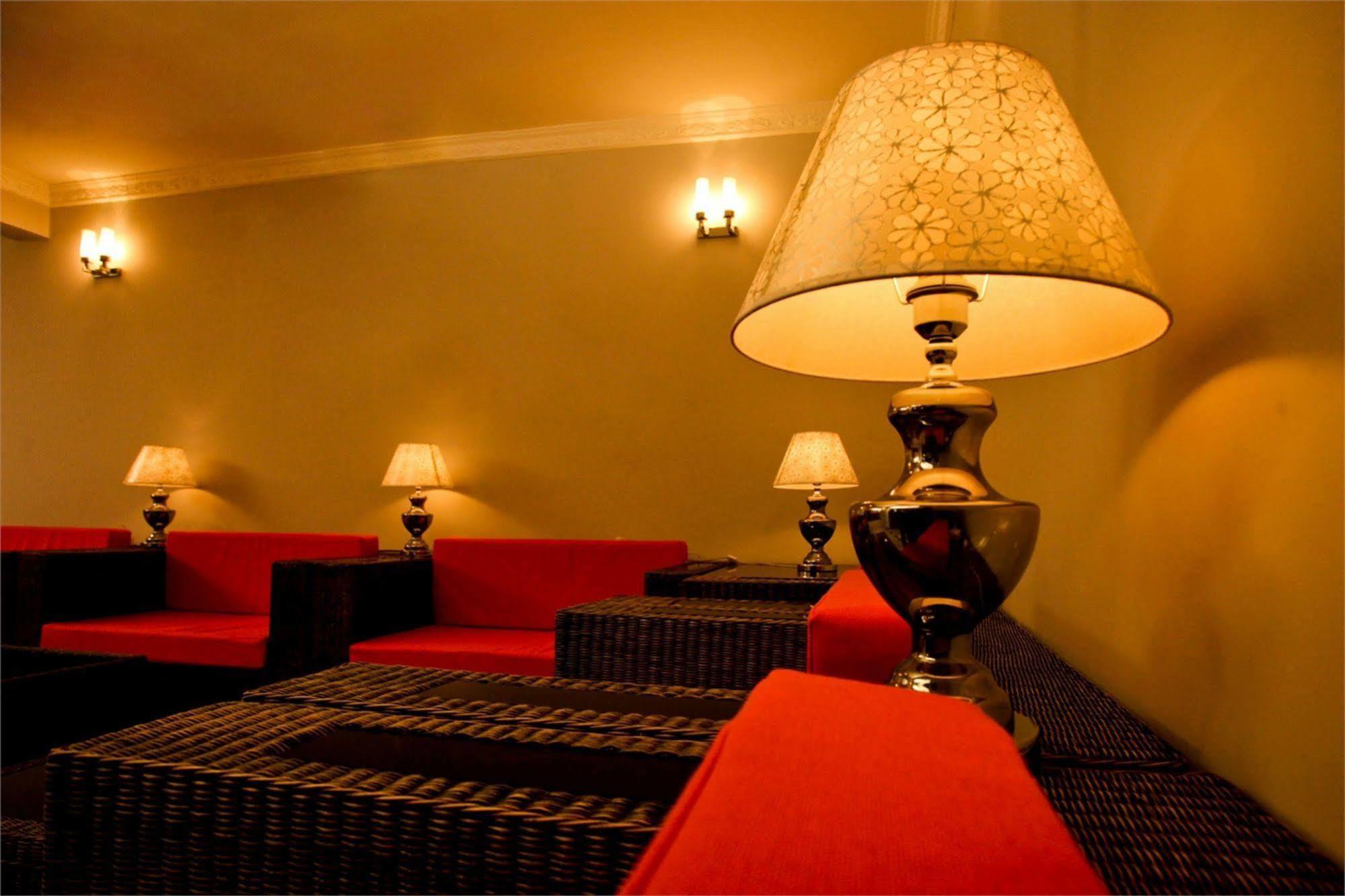 Hotel Travellers Nest Kandy Ngoại thất bức ảnh