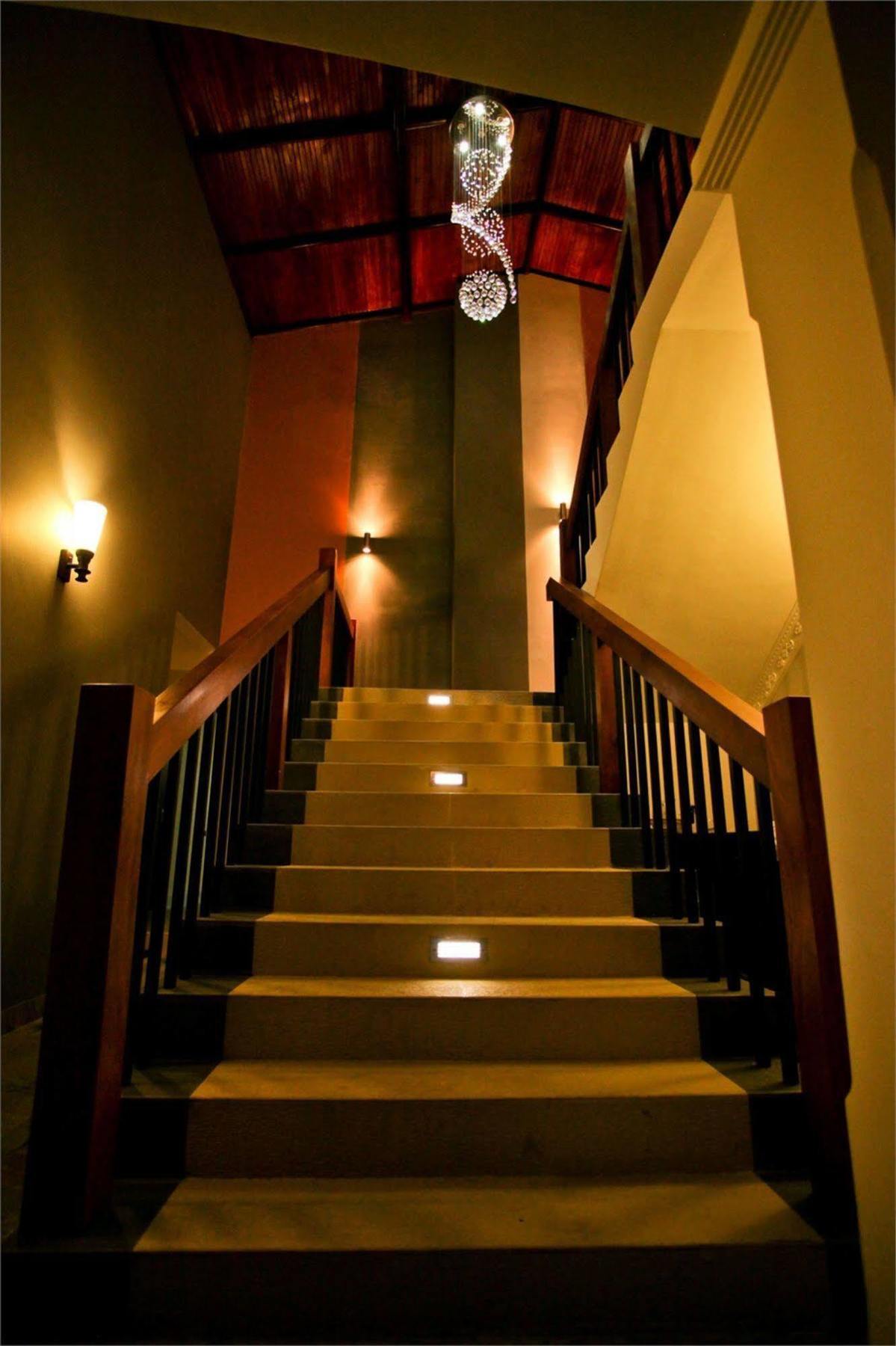Hotel Travellers Nest Kandy Ngoại thất bức ảnh
