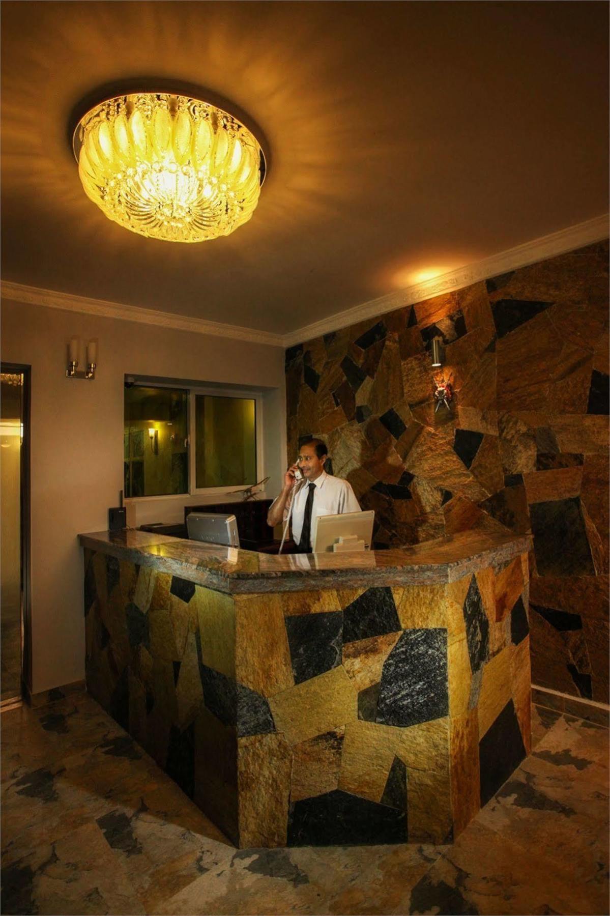 Hotel Travellers Nest Kandy Ngoại thất bức ảnh